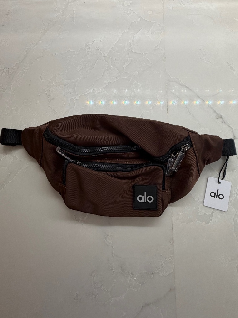 ALO Yoga Fanny Pack Brown - 3 Pockets - Picture 6 of 7